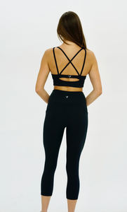 Seaav Vanora Capri Legging with Pockets in Onyx 3